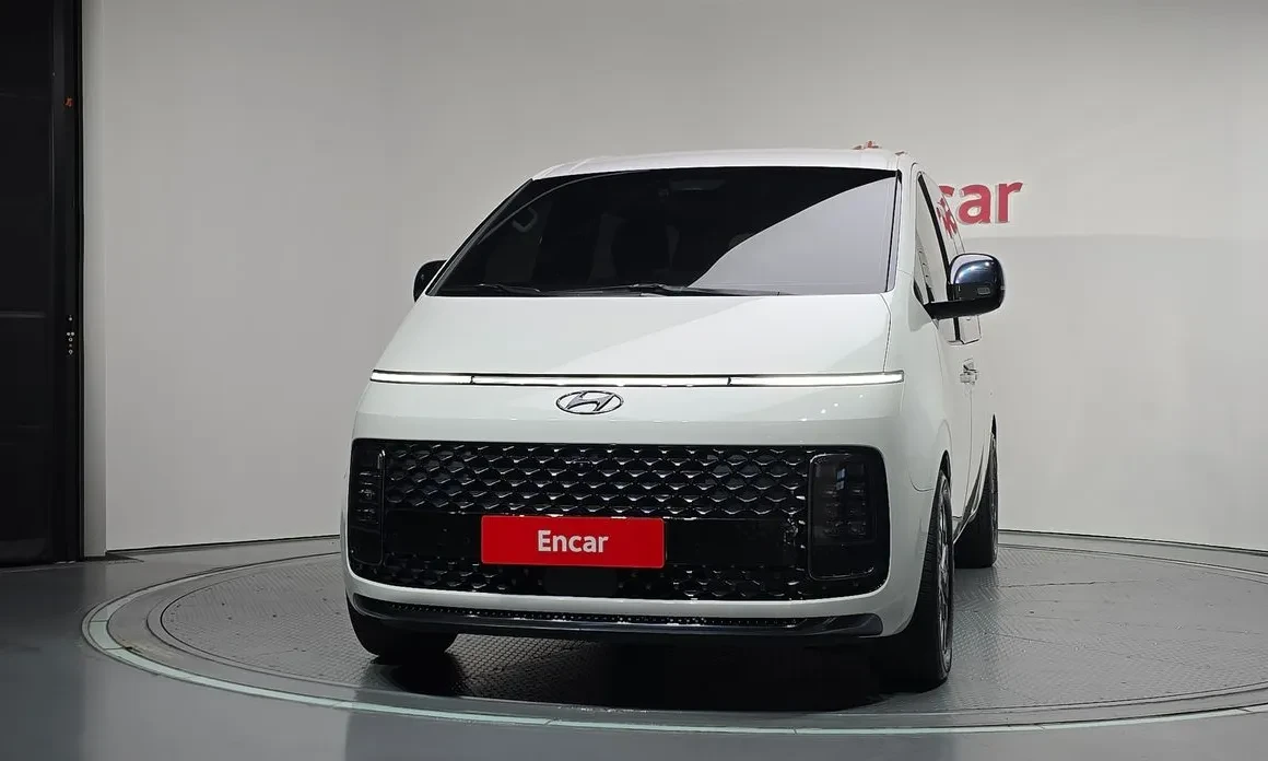 Hyundai Staria ГАЗ* 9 МЕСТЕН* ДВД * 360КАМЕРИ * ПОДГРЕВИ * ОБДУХВ, снимка 3 - Автомобили и джипове - 56361024