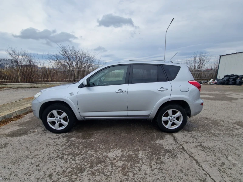 Toyota Rav4, снимка 2 - Автомобили и джипове - 49216907