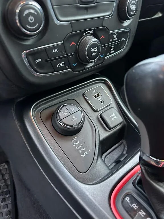 Jeep Compass Trailhawk * CARFAX* * АвтоКредит* (ЦЕНА ДО БГ) - изображение 9