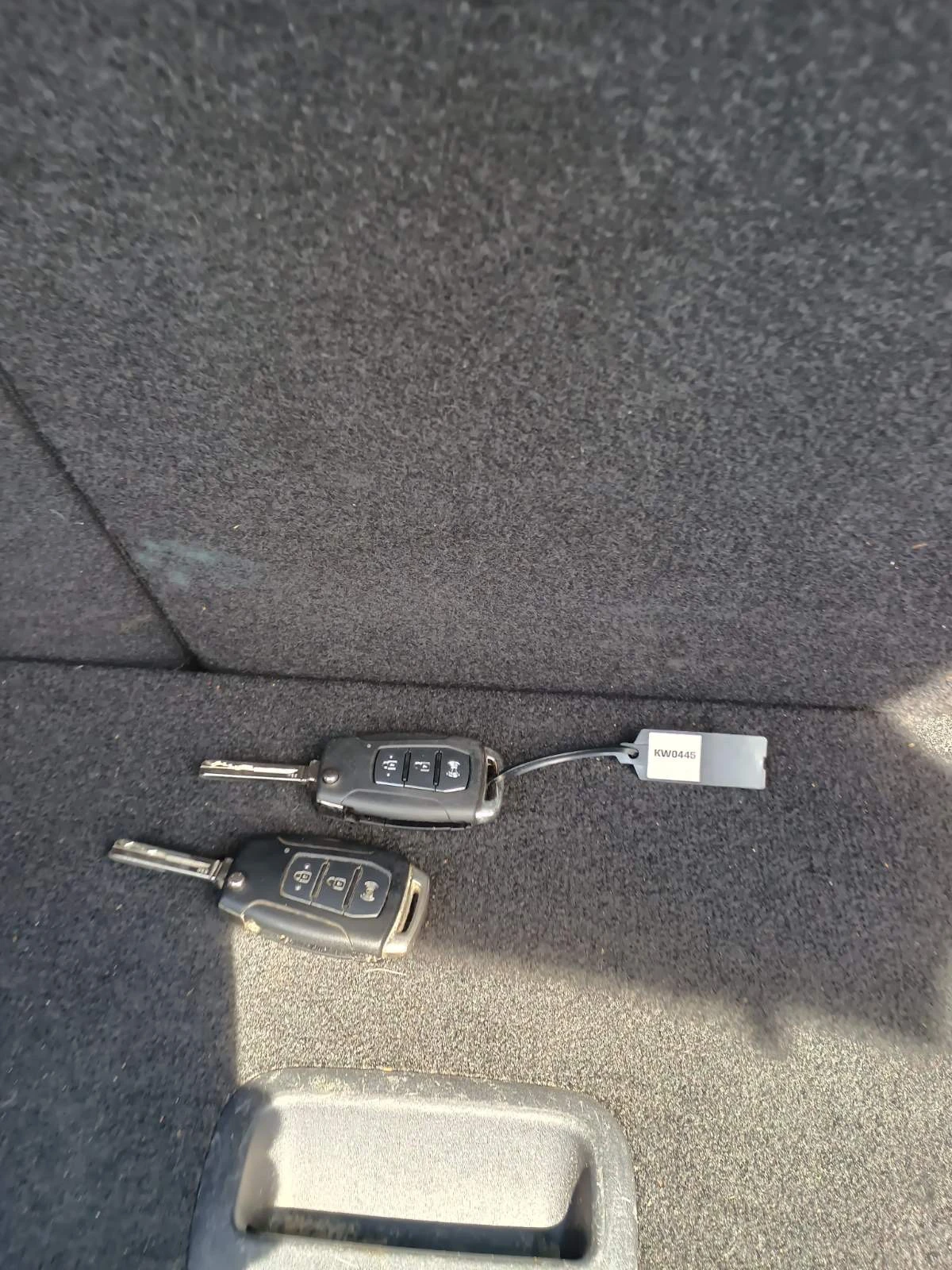 SsangYong Tivoli 1.6i, снимка 6 - Автомобили и джипове - 53985064