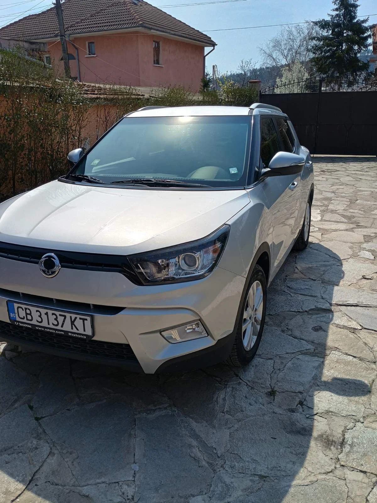 SsangYong Tivoli 1.6i, снимка 15 - Автомобили и джипове - 53985064