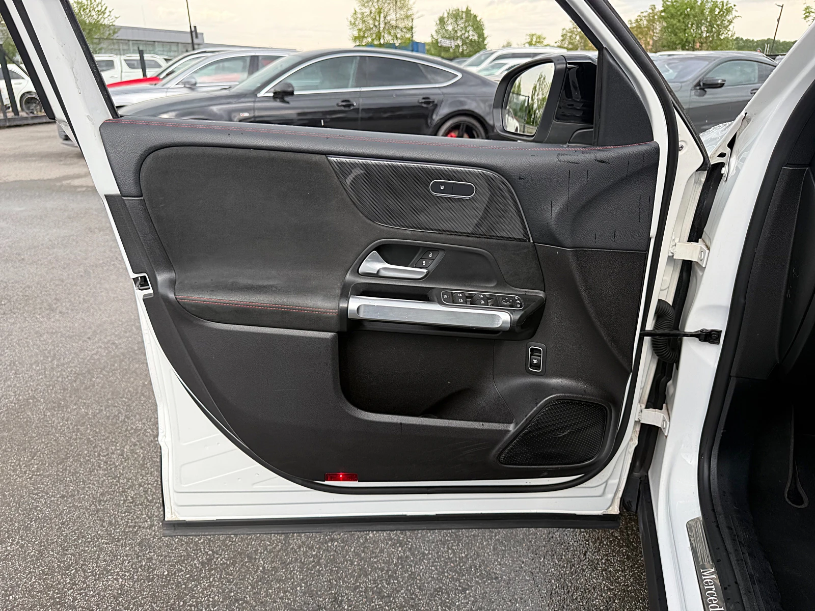 Mercedes-Benz GLB AMG OPTIK-DISTRONIK-KAMERA-KARBON-SPORT-ALKANTAR-! | Mobile.bg � ����������� 8