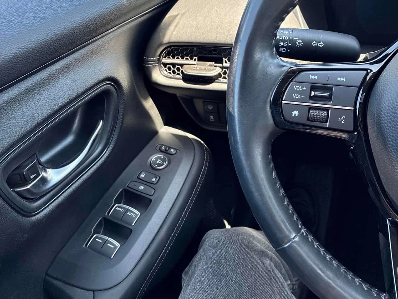 Honda Hr-v * EX L Navi * АВТОКРЕДИТ БЕЗ ПЪРВОНАЧАЛНА ВНОСКА* , снимка 15 - Автомобили и джипове - 54966012