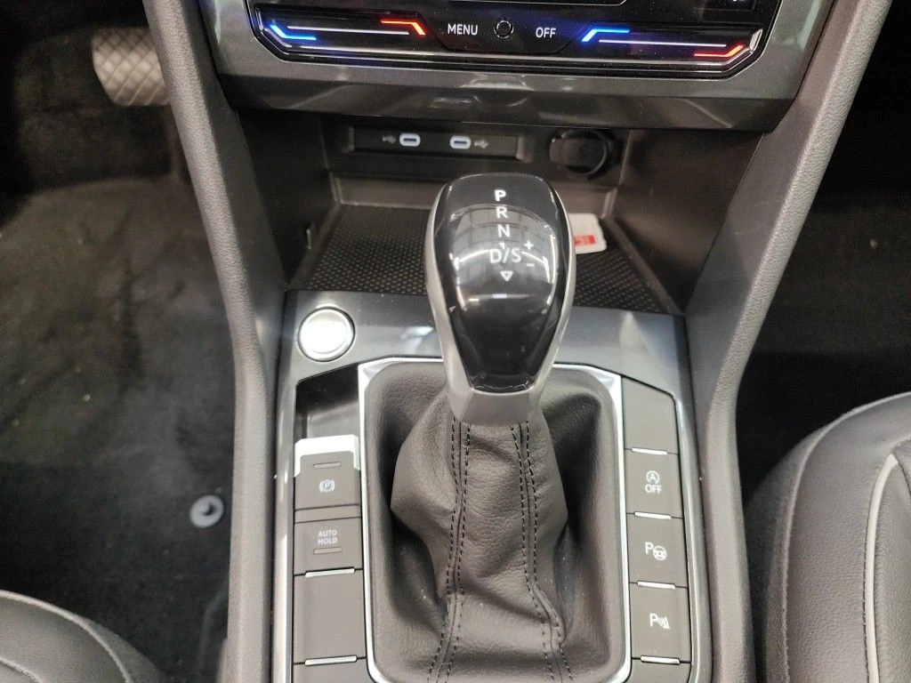 VW Tiguan 4Motion Шибидах Мемори Подгрев Кожа Виртуал , снимка 10 - Автомобили и джипове - 55738024