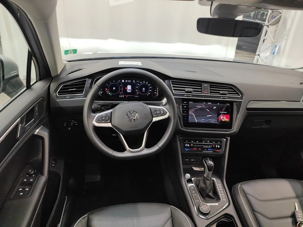 VW Tiguan 4Motion Шибидах Мемори Подгрев Кожа Виртуал , снимка 6 - Автомобили и джипове - 55738024