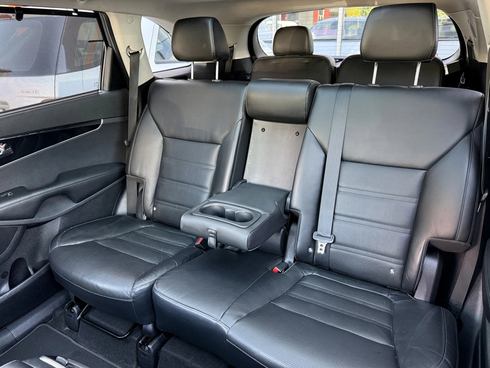 Kia Sorento 2.0 CRDi Rebel 4WD Европейска, снимка 12 - Автомобили и джипове - 55936714
