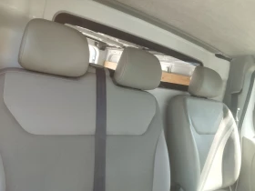 Opel Vivaro Повреден мотор, снимка 11