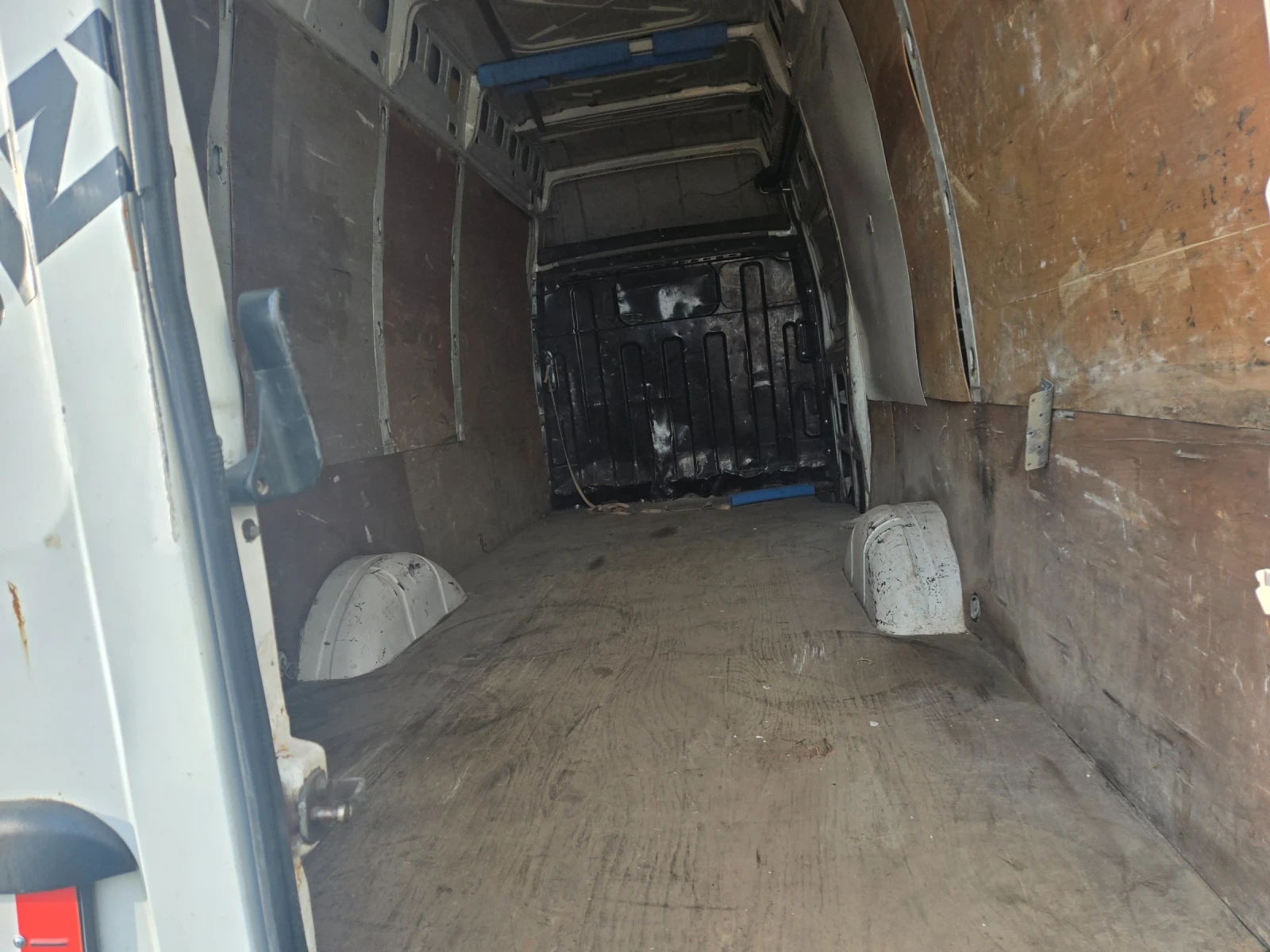 Iveco 35s13 2, 8 макси климатик изплащане прес ТБИ банка , снимка 6 - Бусове и автобуси - 53916637