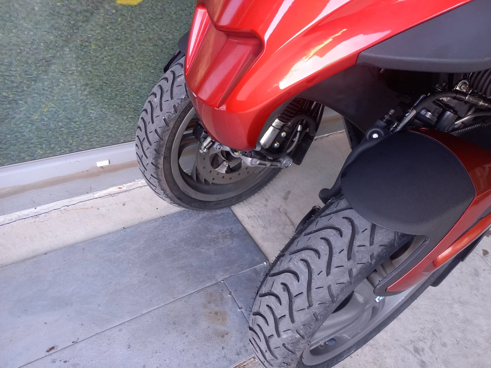 Piaggio Mp3 300  - изображение 7