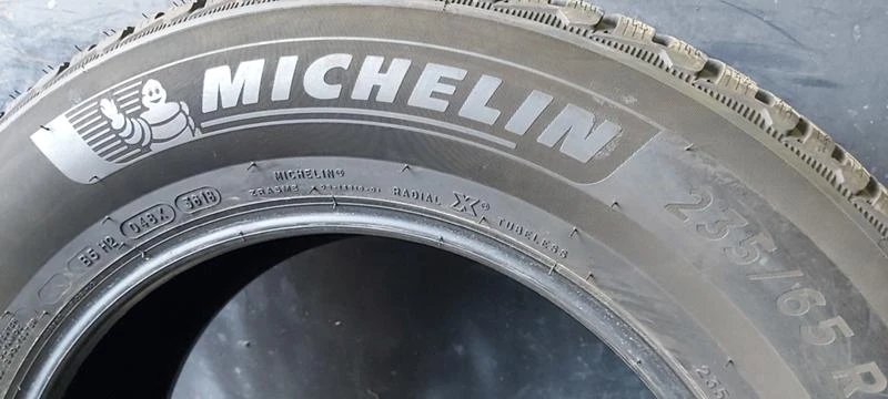 Гуми Зимни 235/65R17, снимка 7 - Гуми и джанти - 35125124