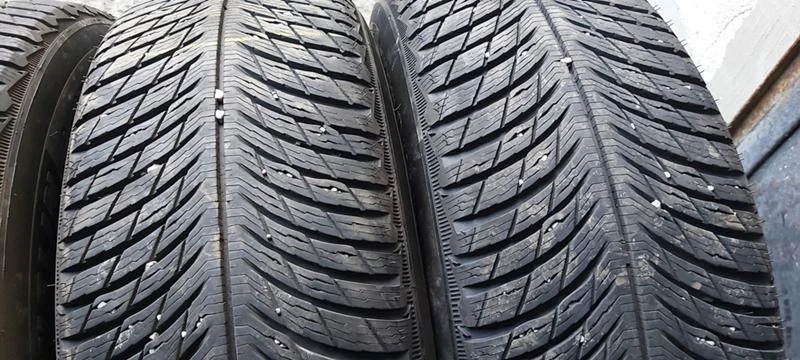 Гуми Зимни 235/65R17, снимка 4 - Гуми и джанти - 35125124