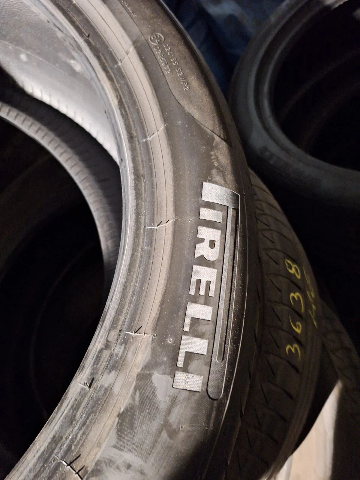 Гуми Летни 285/40R21, снимка 6 - Гуми и джанти - 54441688