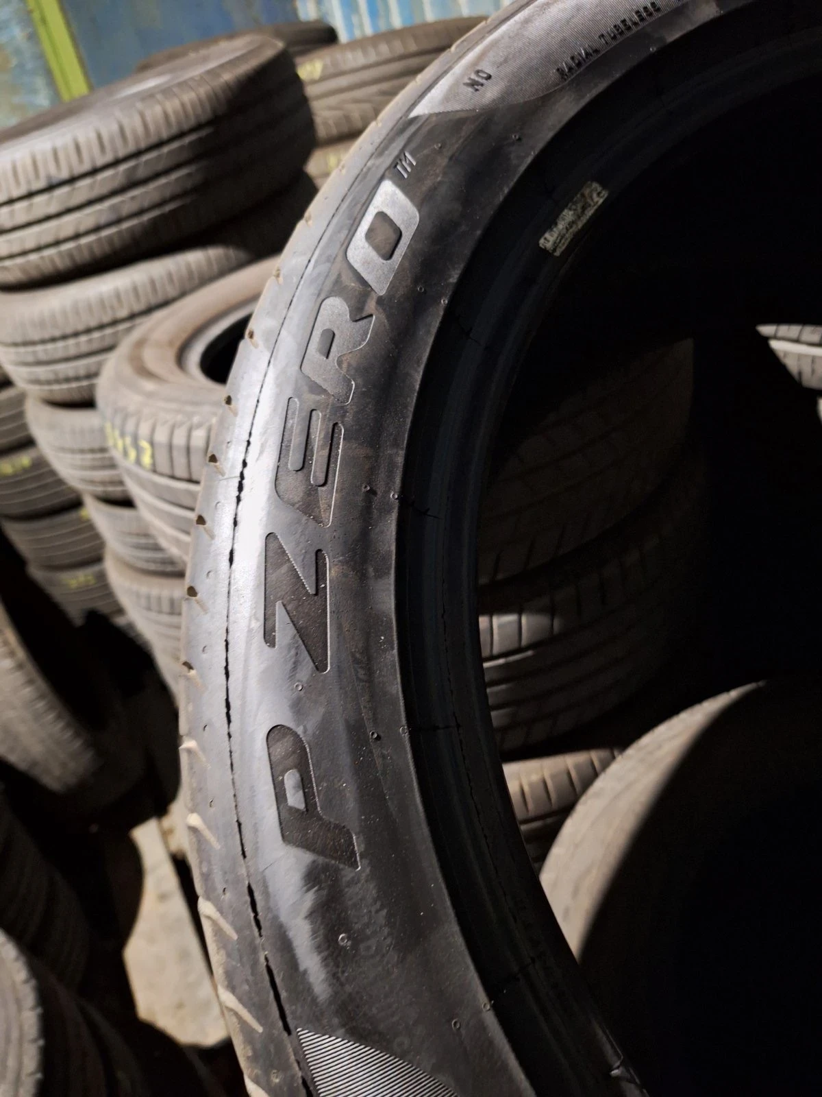 Гуми Летни 285/40R21, снимка 7 - Гуми и джанти - 54441688
