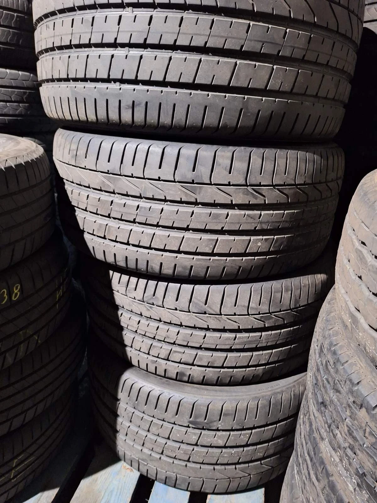 Гуми Летни 285/40R21, снимка 9 - Гуми и джанти - 54441688