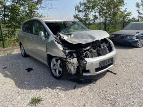 Toyota Corolla verso 2.2 d4d 177кс, снимка 2