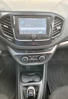 Lada Vesta 1.6 Бензин 106 кс, Евро 6, Комби, Всички екстри  - 6999 € / 13688.85 лв. - 71490957 16