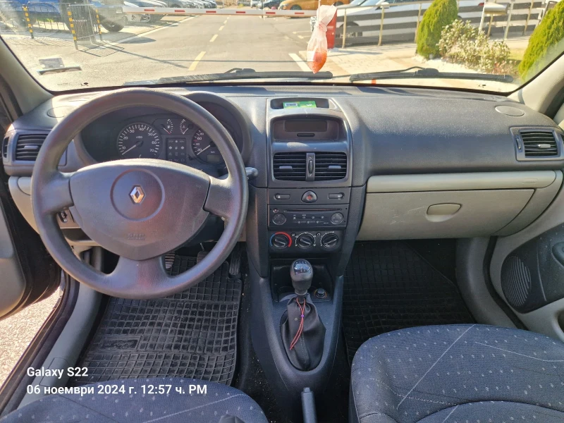 Renault Clio, снимка 2 - Автомобили и джипове - 47653308