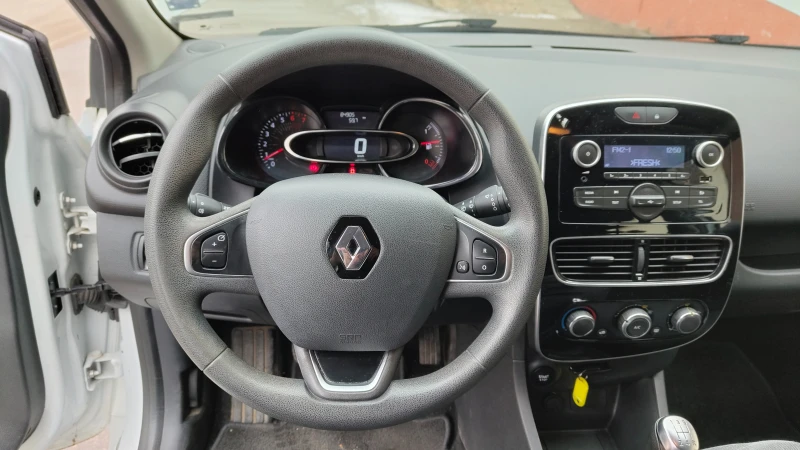 Renault Clio N1, снимка 12 - Автомобили и джипове - 48622384