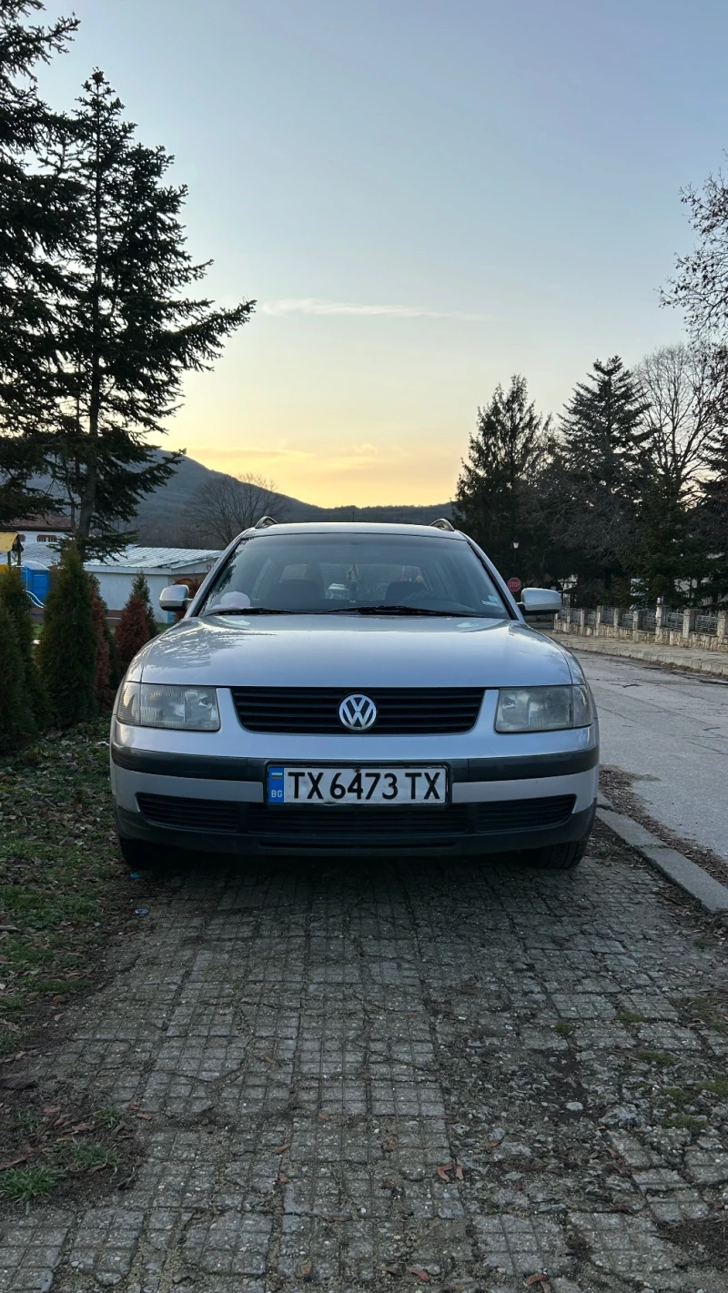 VW Passat, снимка 1 - Автомобили и джипове - 48821162