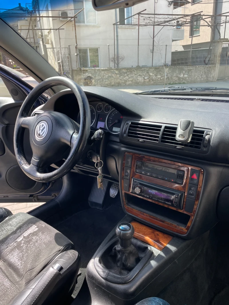 VW Passat 1.9 TDI, снимка 9 - Автомобили и джипове - 49503111