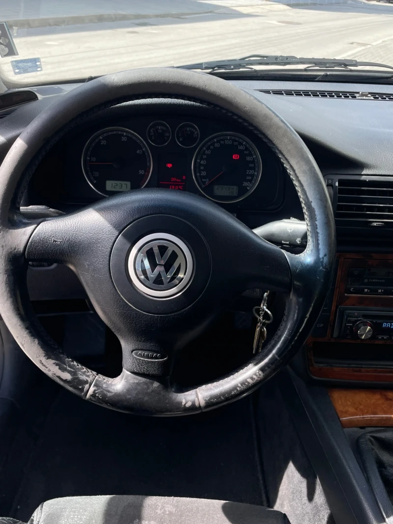 VW Passat 1.9 TDI, снимка 6 - Автомобили и джипове - 49503111