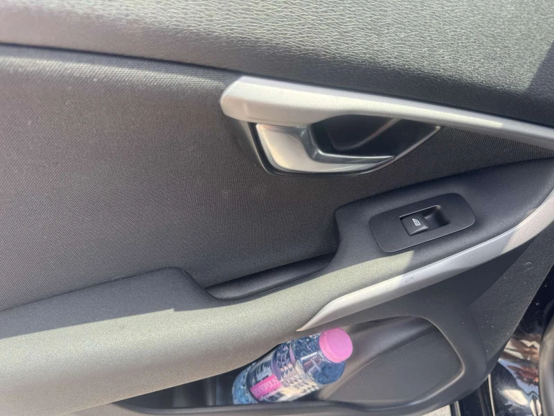 Volvo V40 facelift 2D 120 к.с., снимка 10 - Автомобили и джипове - 51972031