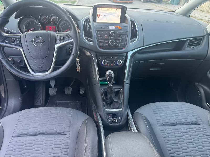 Opel Zafira 2.0cdti 6ск. Cosmo 6+ 1, снимка 10 - Автомобили и джипове - 52445853