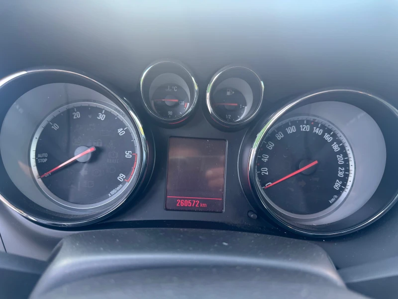 Opel Zafira 2.0cdti 6ск. Cosmo 6+ 1, снимка 9 - Автомобили и джипове - 52445853