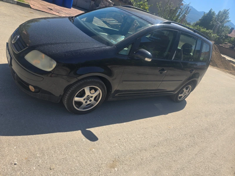 VW Touran, снимка 2 - Автомобили и джипове - 51523787