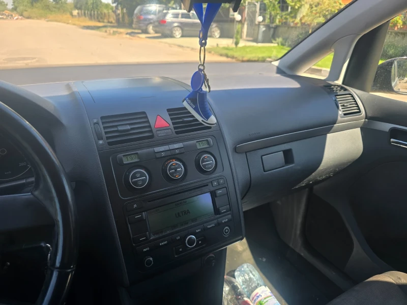 VW Touran, снимка 9 - Автомобили и джипове - 51523787