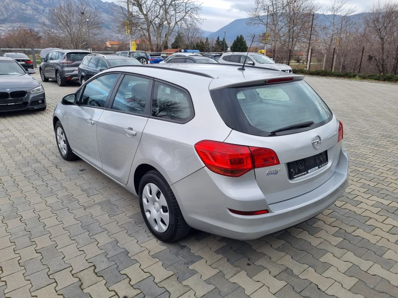 Opel Astra 1.6i-БЕНЗИН = 115.000км / 2011г., снимка 4 - Автомобили и джипове - 53088298