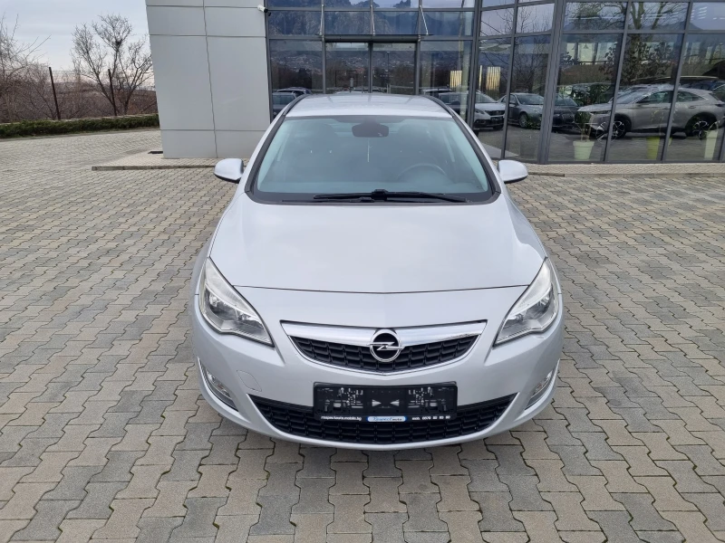 Opel Astra 1.6i-БЕНЗИН = 115.000км / 2011г., снимка 2 - Автомобили и джипове - 53088298