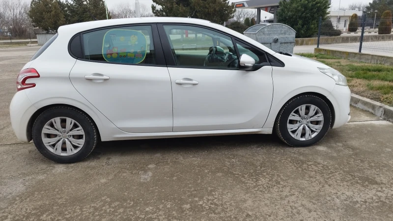 Peugeot 208 1.6 e-HDI, снимка 5 - Автомобили и джипове - 53377416