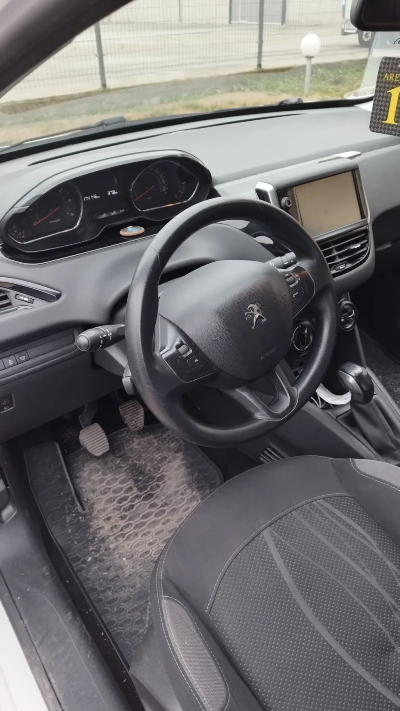 Peugeot 208 1.6 e-HDI, снимка 8 - Автомобили и джипове - 53377416