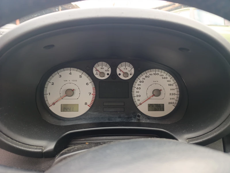 Seat Leon 1.8т FR 180k, снимка 8 - Автомобили и джипове - 53556201