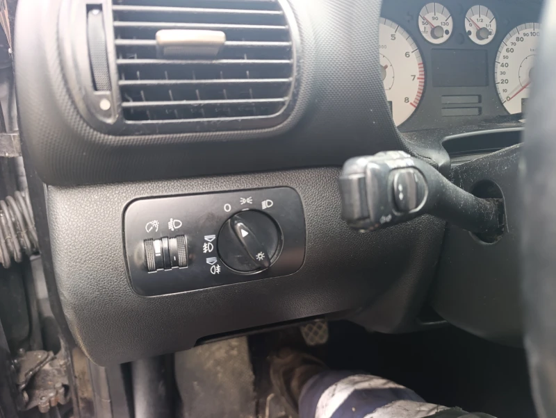 Seat Leon 1.8т FR 180k, снимка 9 - Автомобили и джипове - 53556201