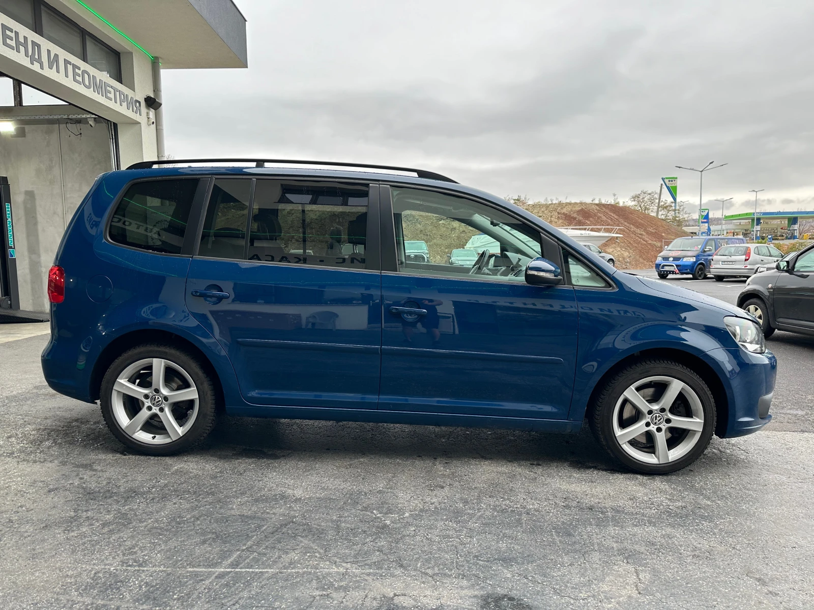 VW Touran 2.0 - изображение 4