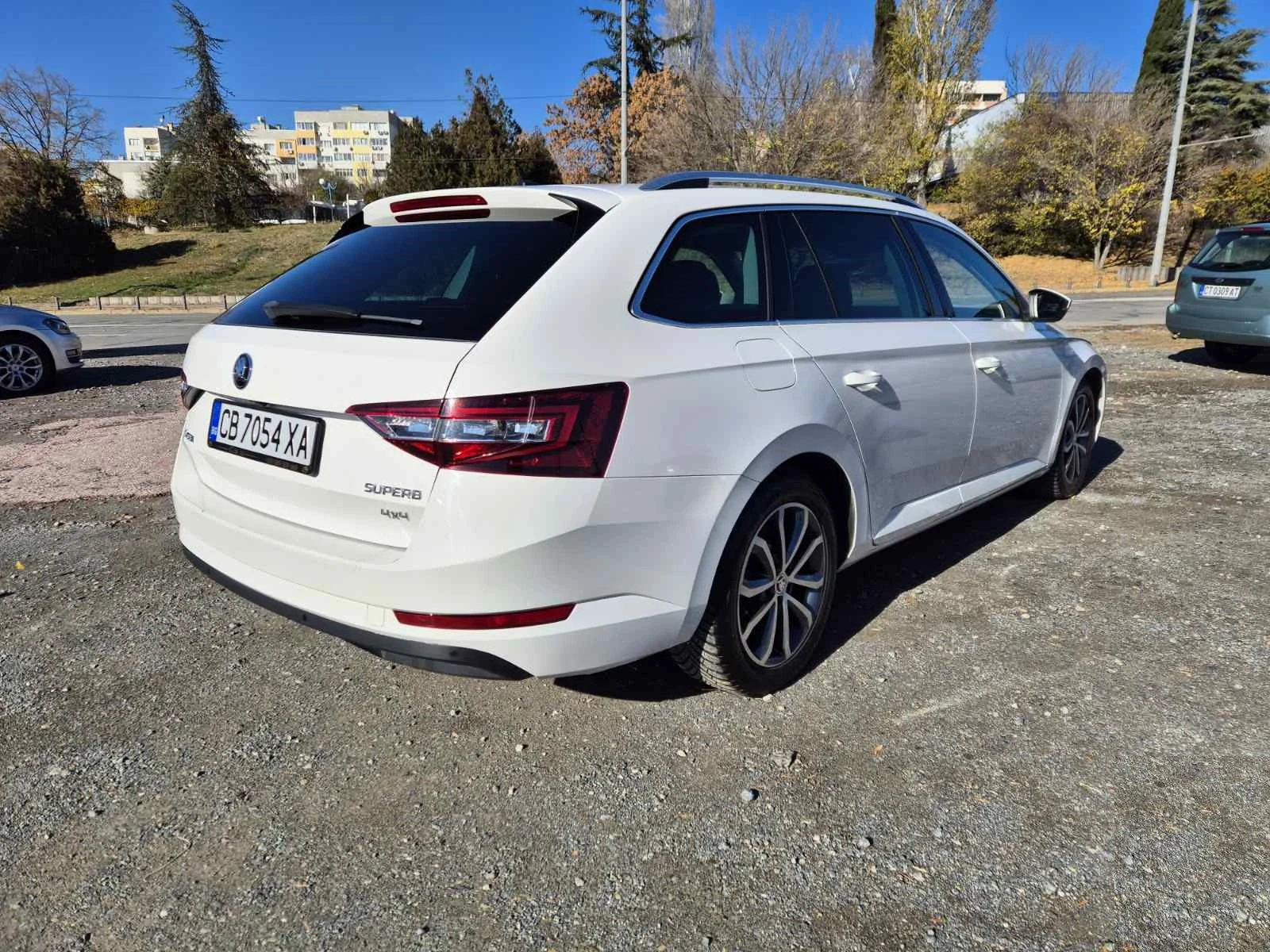 Skoda Superb 2.0TDI DSG 4x4 - изображение 5