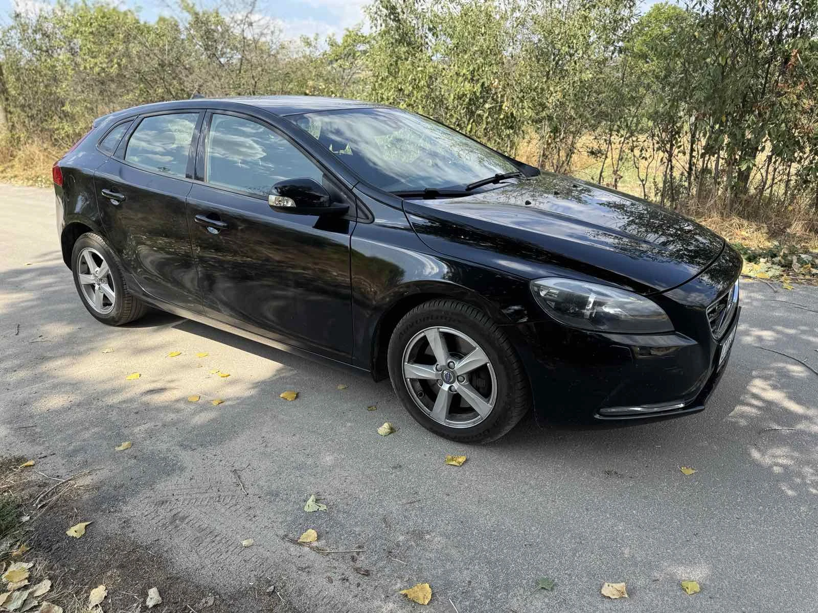 Volvo V40 facelift 2D 120 к.с. - изображение 4