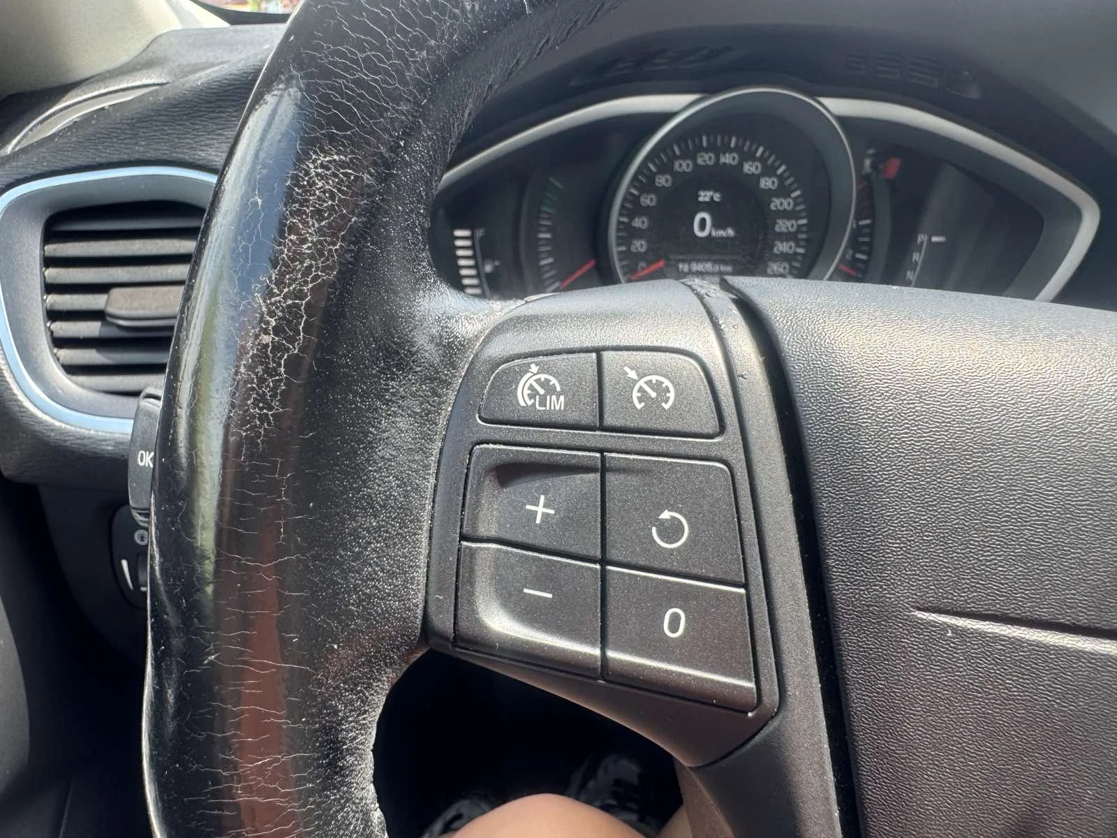 Volvo V40 facelift 2D 120 .. | Mobile.bg   12