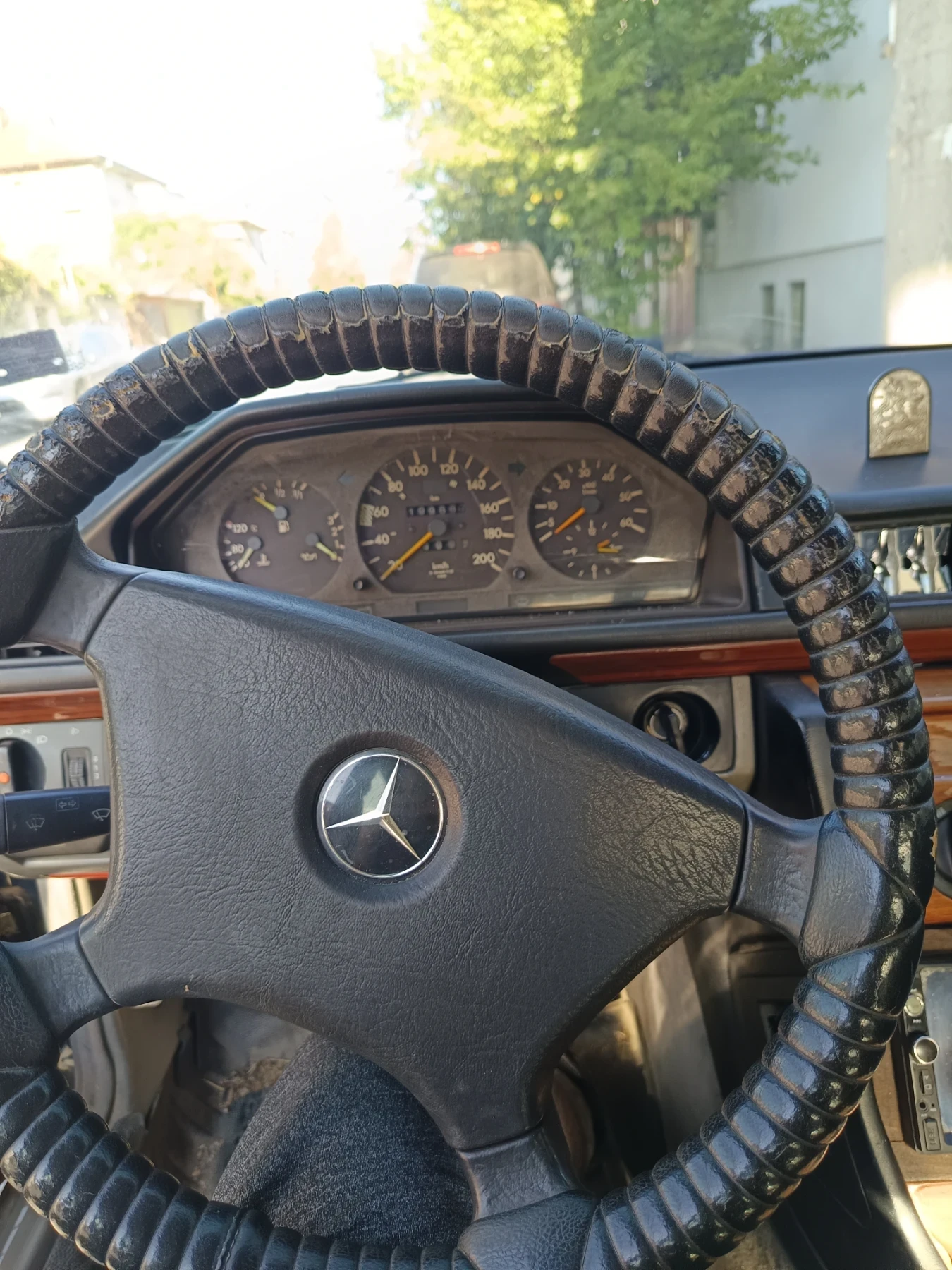 Mercedes-Benz 124  - изображение 6
