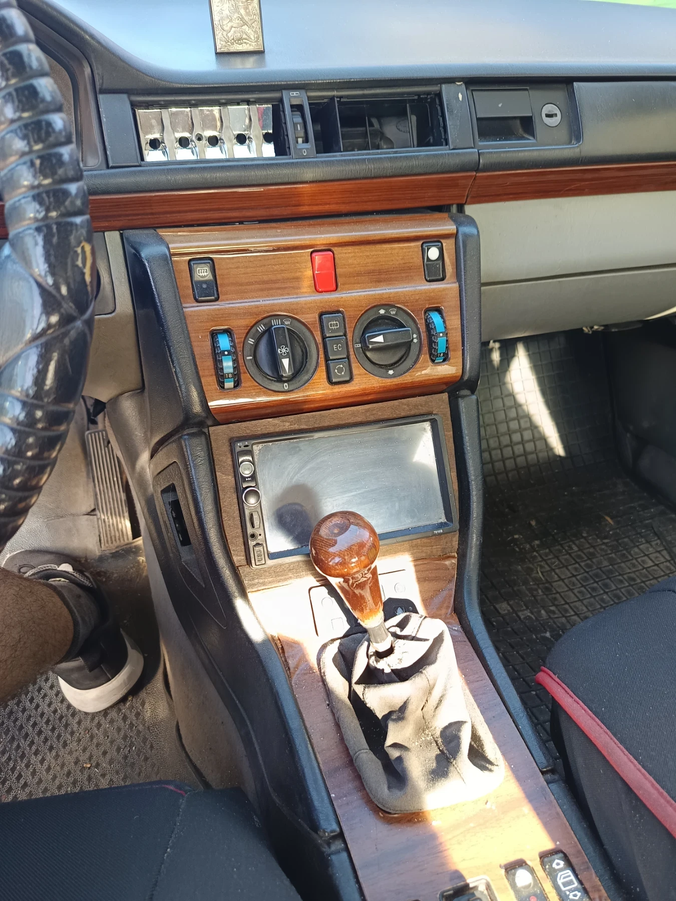 Mercedes-Benz 124  - изображение 7