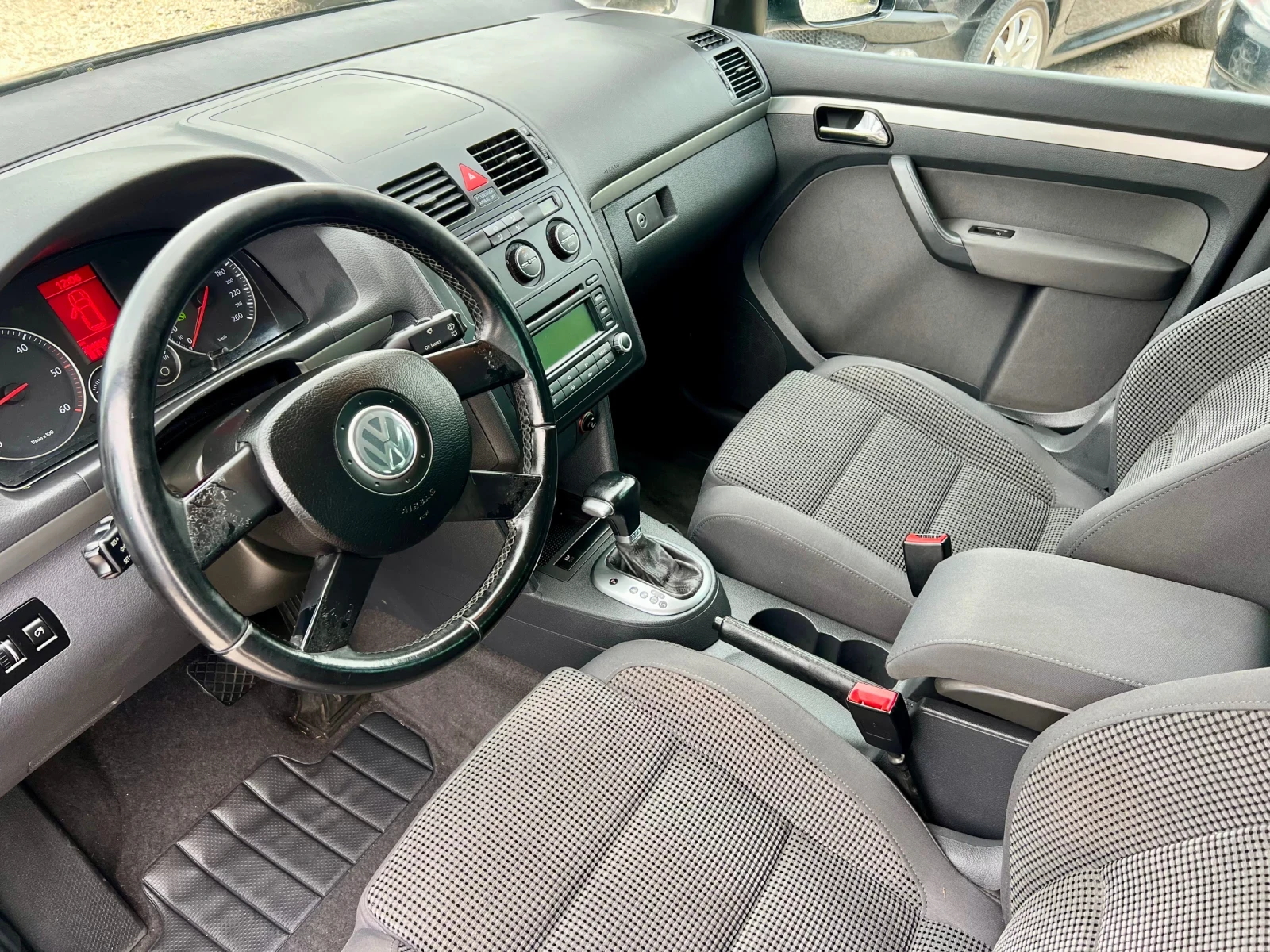 VW Touran 1.9TDI-105кс-BKC - изображение 10