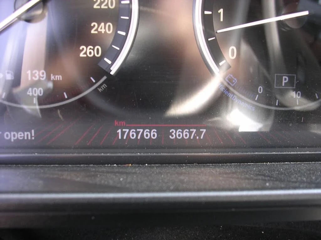 BMW 535 i X-DRIVE* KEYLESS* 360CAM* АвтоКредит(ЦЕНА ДО БГ), снимка 7 - Автомобили и джипове - 53757945