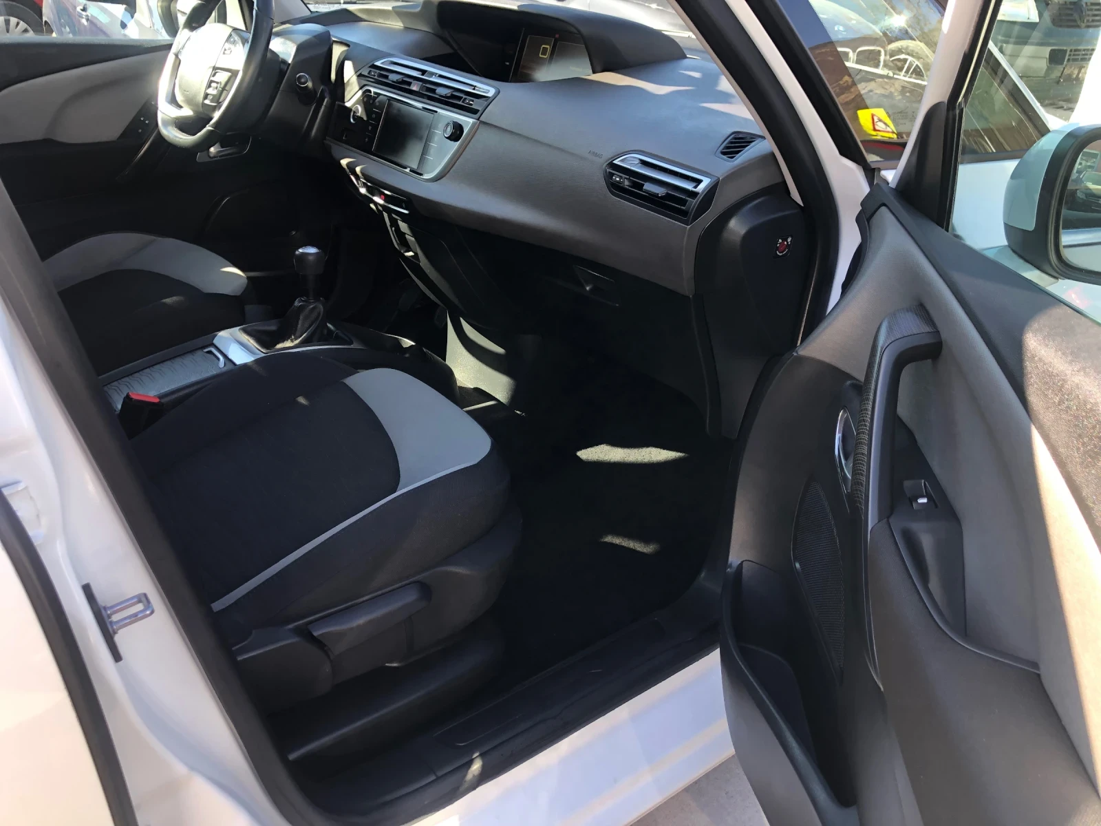 Citroen C4 Picasso 1.6HDI, снимка 15 - Автомобили и джипове - 53802162