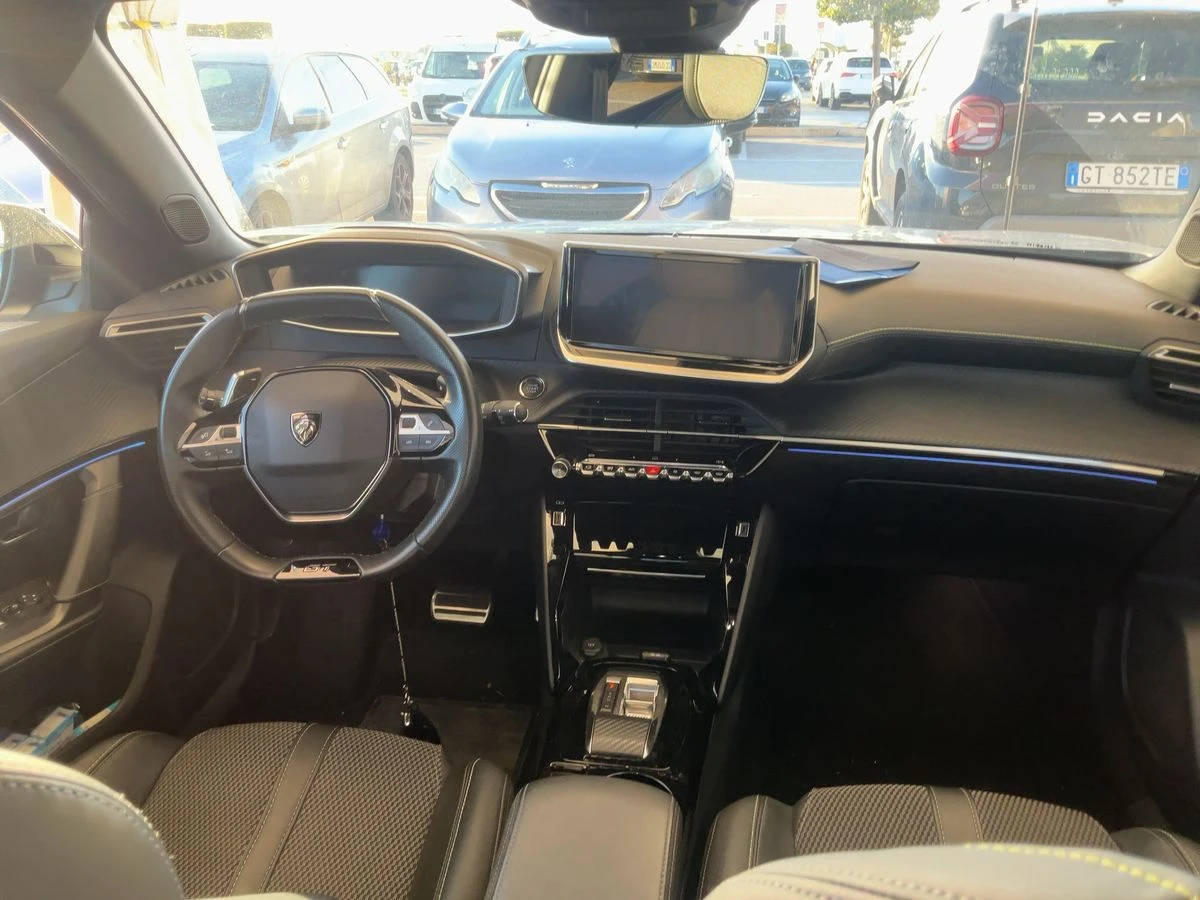 Peugeot 2008 1.2 PureTech GT, снимка 7 - Автомобили и джипове - 53815338