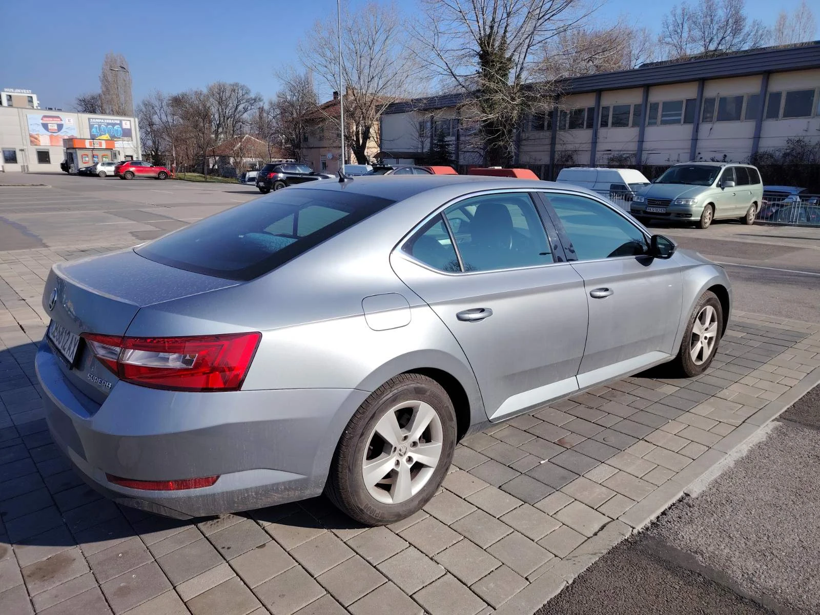 Skoda Superb 1.8 TSI, снимка 3 - Автомобили и джипове - 53935913