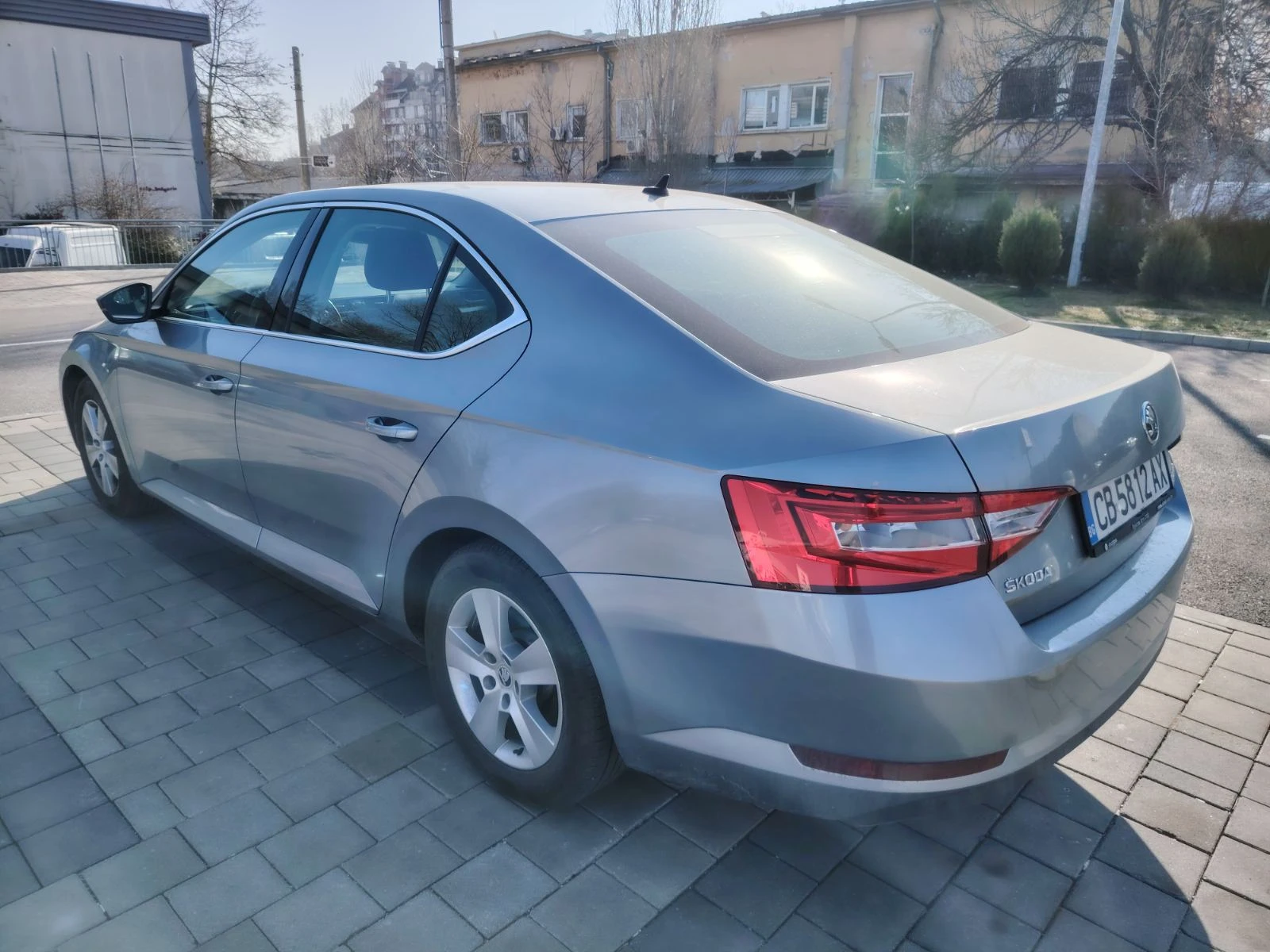 Skoda Superb 1.8 TSI, снимка 4 - Автомобили и джипове - 53935913