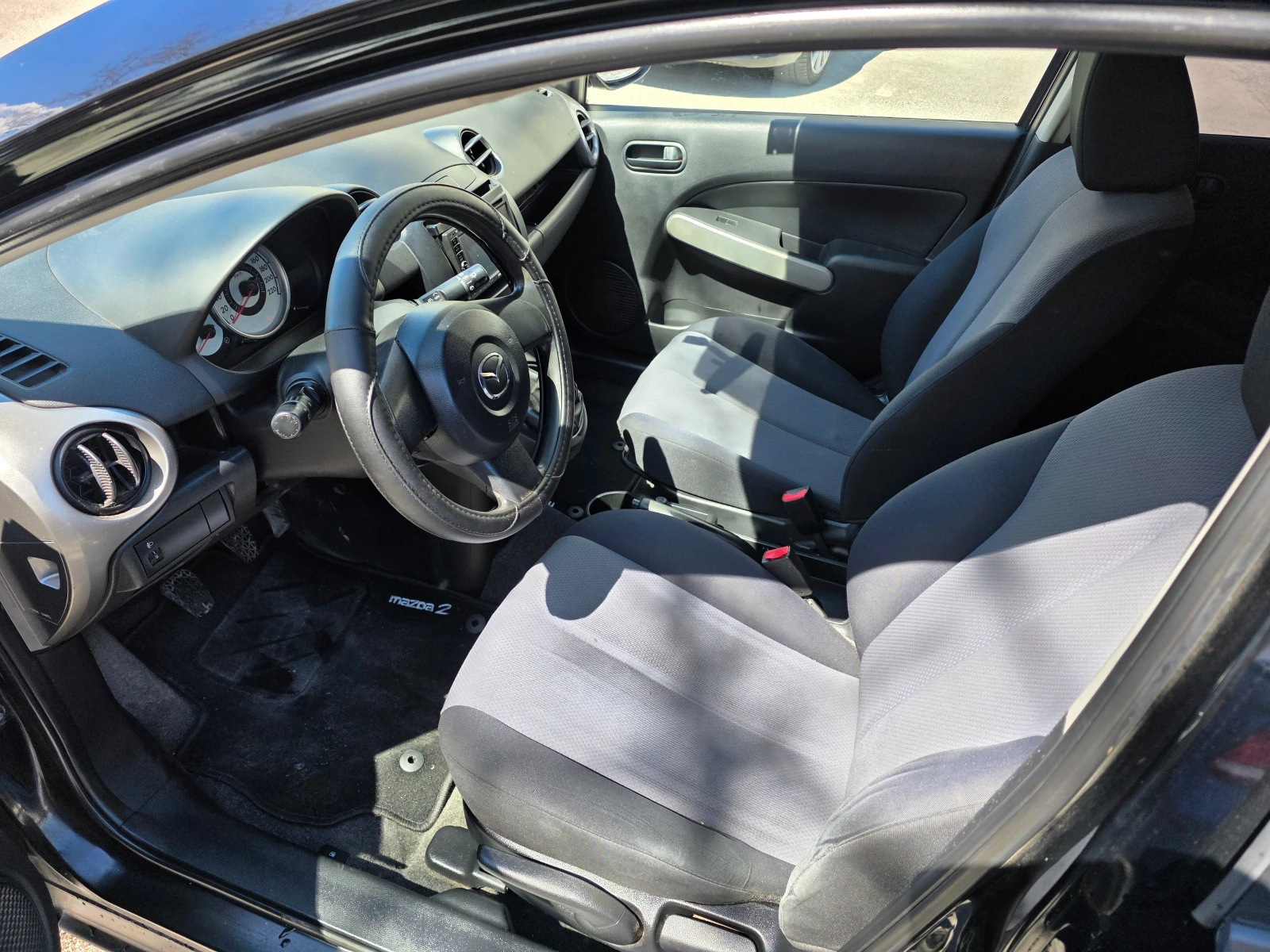 Mazda 2 1.3 i Ce PRO 75�� | Mobile.bg � ����������� 9