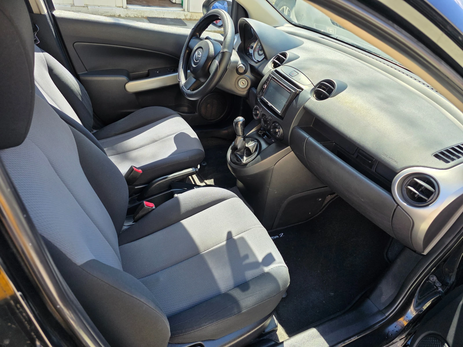 Mazda 2 1.3 i Ce PRO 75�� | Mobile.bg � ����������� 11
